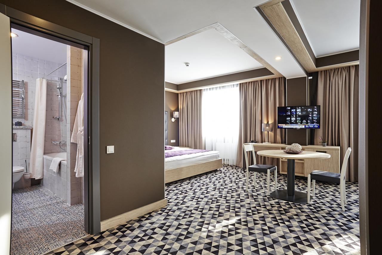 Manufactura Design-Hotel Khodosivka ภายนอก รูปภาพ